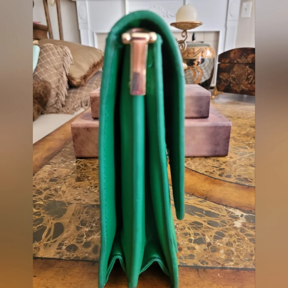 JustFab Green Crossbody Bag with Gold Hardware - Picture 4 of 8